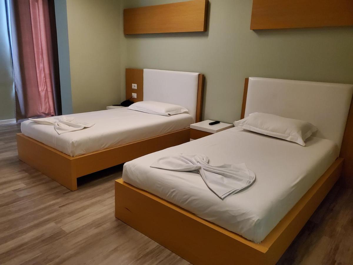 博洛尼亚酒店 Vlorë 外观 照片