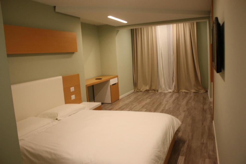 博洛尼亚酒店 Vlorë 客房 照片